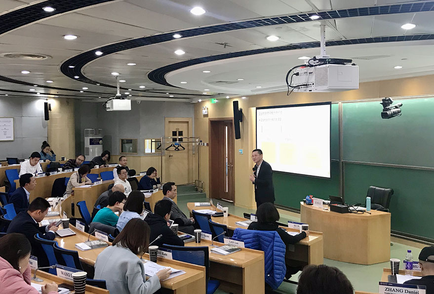 殷總-清華大學(xué)EMBA授課-web.jpg